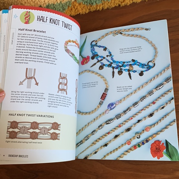 Friendship Bracelet Boho Chic Design Craft Book - Picture 5 of 5